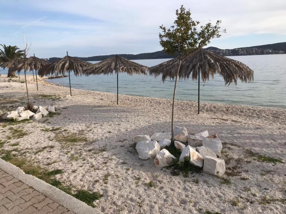 Apartmani Mane Τρογκίρ Εξωτερικό φωτογραφία